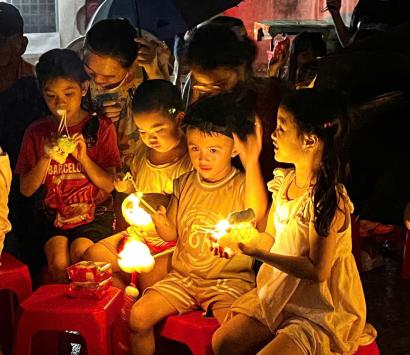 Công ty BENZOL Việt Nam tài trợ đèn trung thu cho các cháu thiếu nhi ở tổ 41 phường Tân Thới Nhất quận 12 vào đêm trăng rằm trung thu 15/8/2024