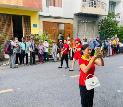 Ngày 10/7 /25 âm lịch CTY BENZOL VIETNAM cùng anh chị em Phật tử phát 700-1.000 phần quà cho các người mù tại TPHCM