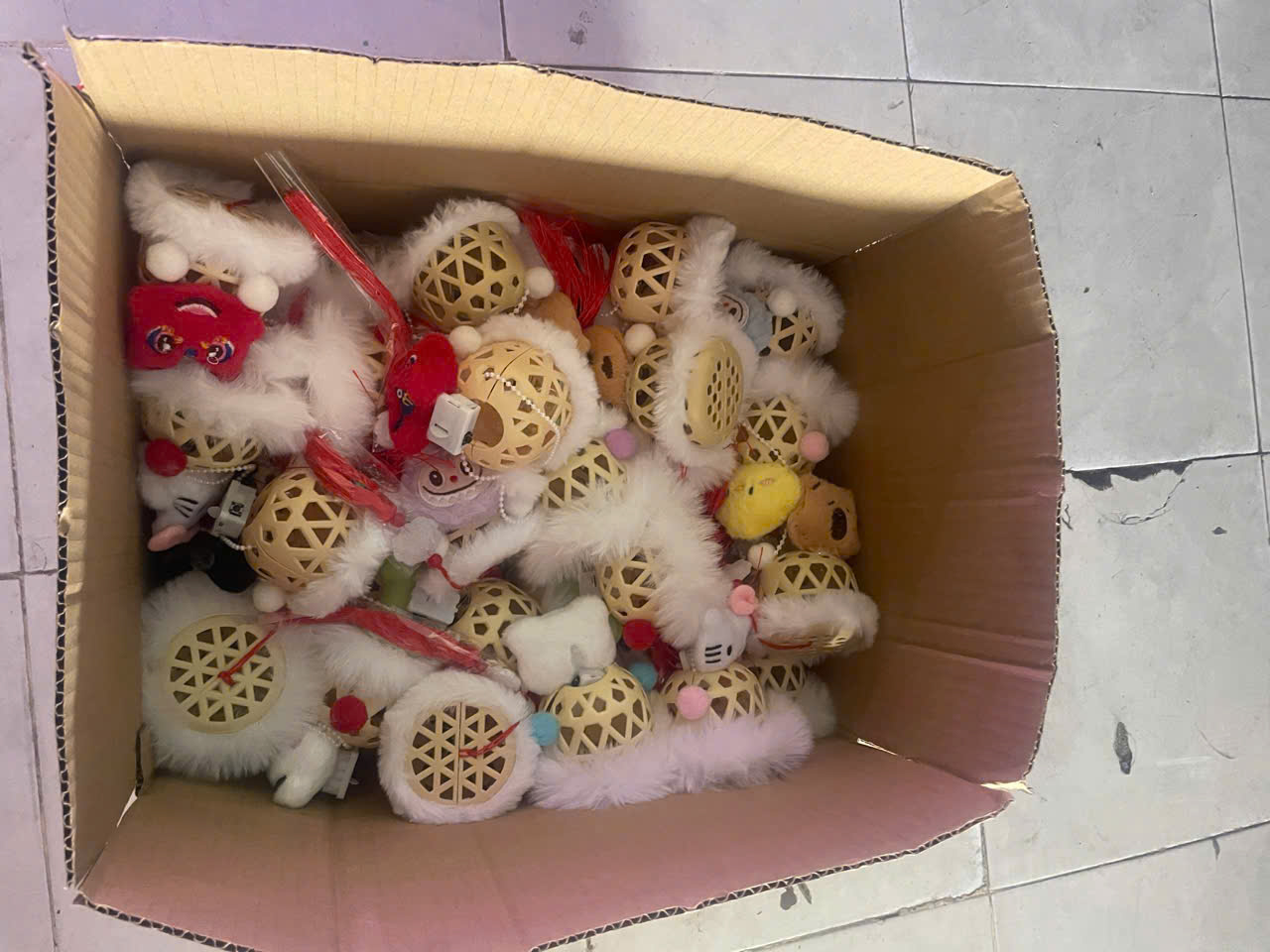 CTY BENZOL Vietnam tài trợ đèn trung thu cho các cháu thiếu nhi ở tổ 41 phường Tân thới nhất quận 12 vào đêm trăng rằm trung thu 15/8/2024